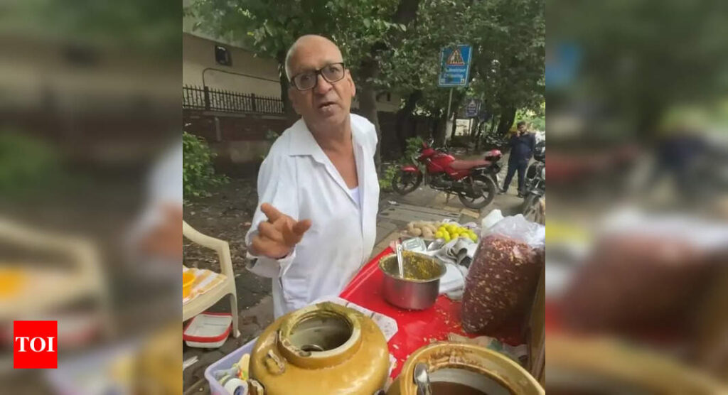 Remembering Pinki Uncle: The Beloved Bhel Puri Vendor of Delhi University | Delhi News