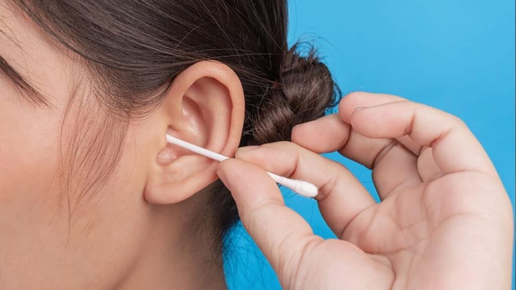 Gross but super lucrative! Woman earns ₹7500 for cleaning her ears and selling her ear wax on social media