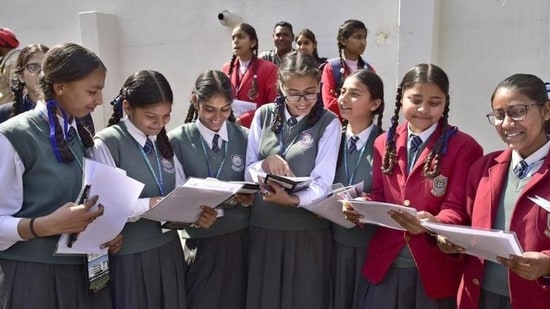 Karnataka SSLC 2025 Live: KSEAB 10th provisional datesheet releasing soon at kseab.karnataka.gov.in