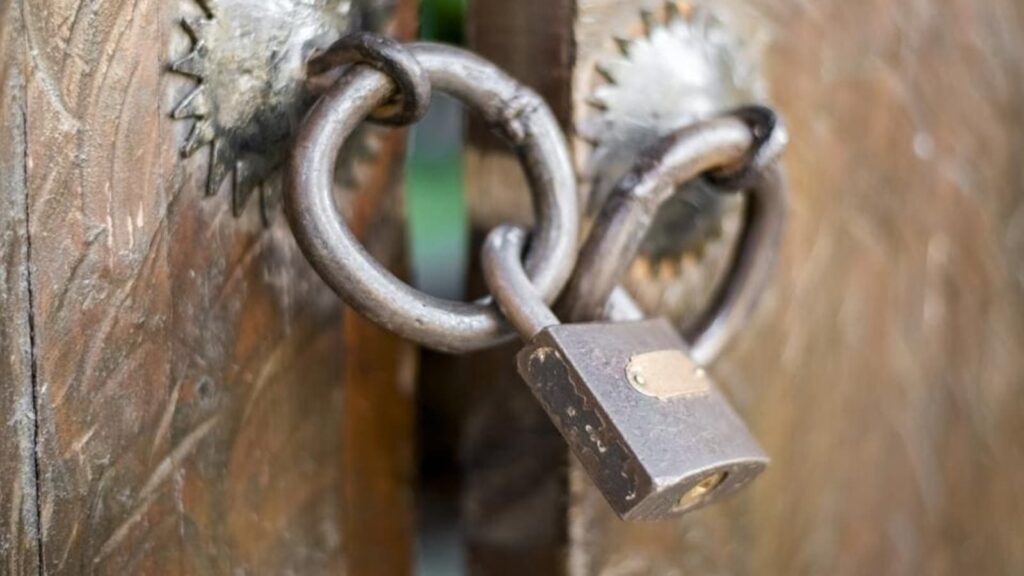 Maharashtra: Parents lock school gate after row over students’ transfer certificates | Education