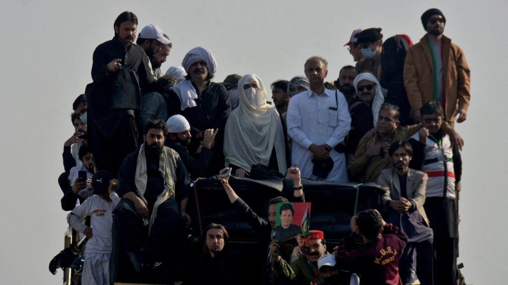 Pakistan: 1,000 protesters arrested in pro-Imran Khan capital march | World News