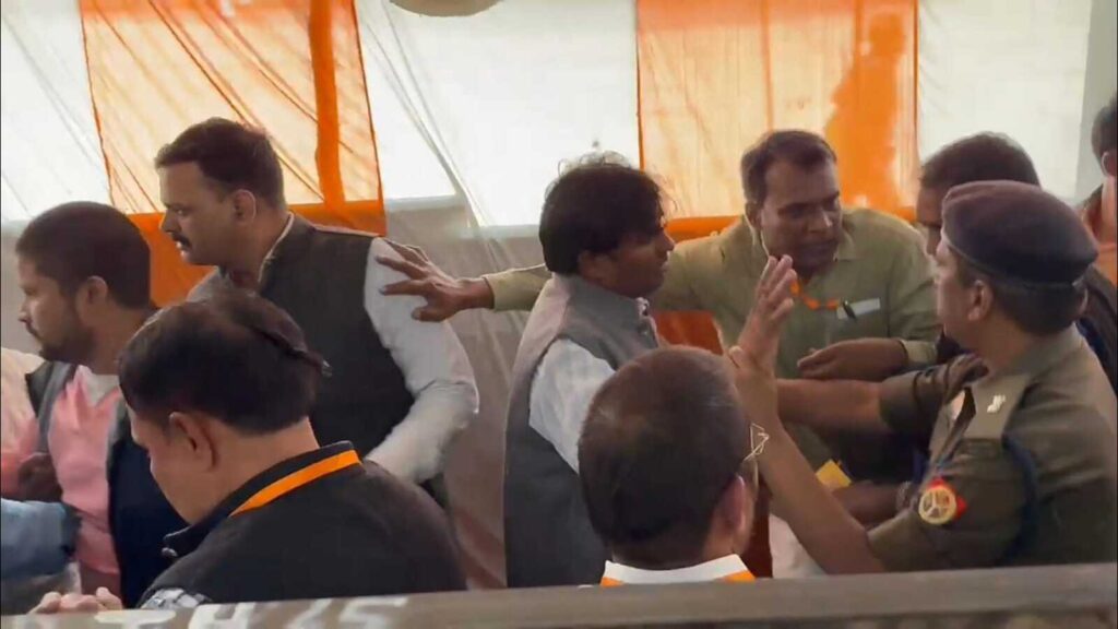 Phulpur bypolls: Ruckus during counting at Mundera Mandi, police use mild force