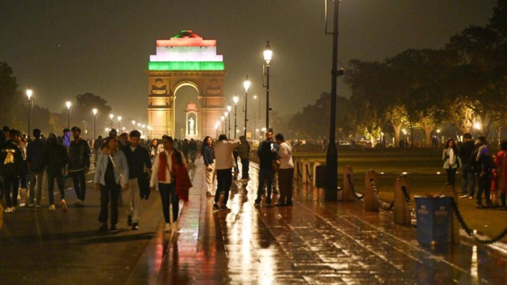 AQI back to ‘very poor’; Delhi logs rain | Latest News Delhi