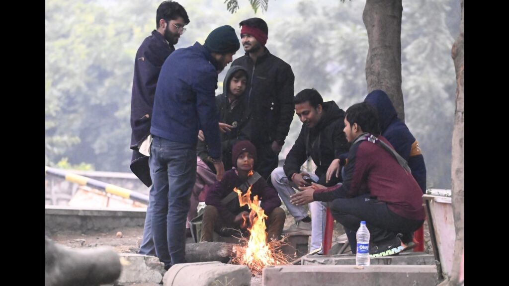 Brace for cold wave in Lko; chilly spell to last till weekend