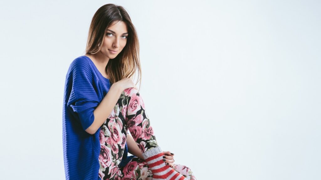 Check out 10 trendy printed leggings for girls to ace their winter fashion game | Fashion Trends