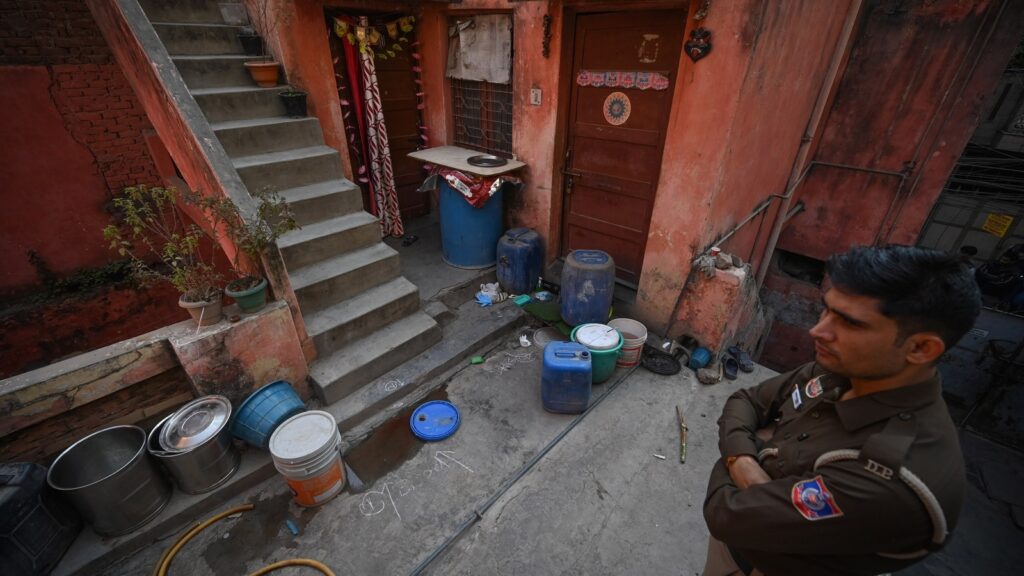 Delhi: 18-year-old scrap worker stabbed to death in fight over flushing toilet | Latest News India