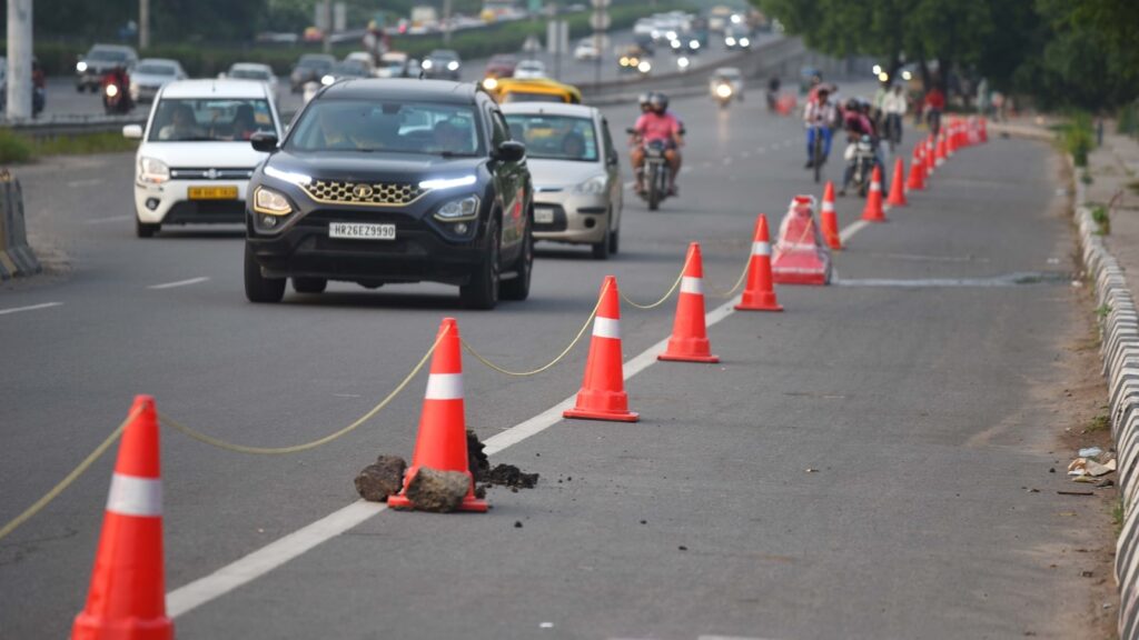 Delhi air pollution: 2.6 lakh vehicles penalised, ₹260 crore collected in fines, report says | Latest News Delhi