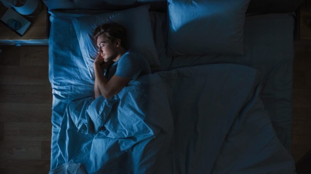 Do weighted blankets help you sleep better? Here’s what to know about the benefits and who can use | Health