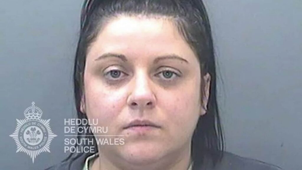‘I bet all the boys fancy me’: Teacher sends naked videos of herself to 15-year-old boy | Trending