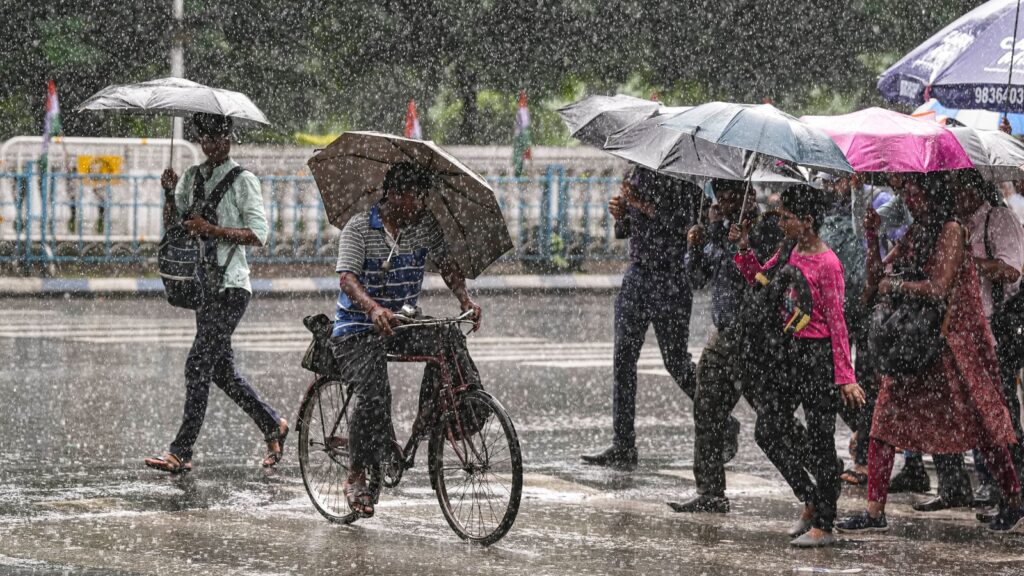 Rains and thunderstorms return to Bengaluru as IMD issues yellow alert until Friday | Bengaluru