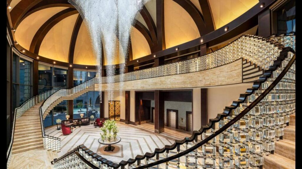 Rude Hotels by Vir Sanghvi: The keys to an epic stay