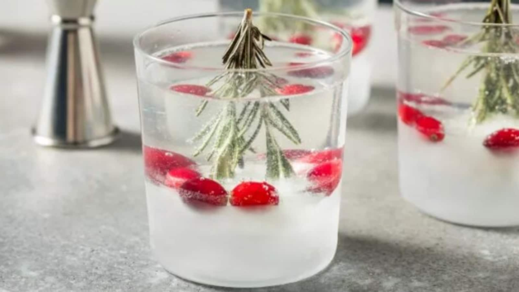 Snow Globe Cocktail: The Instagram-worthy Christmas drink trend you need to try