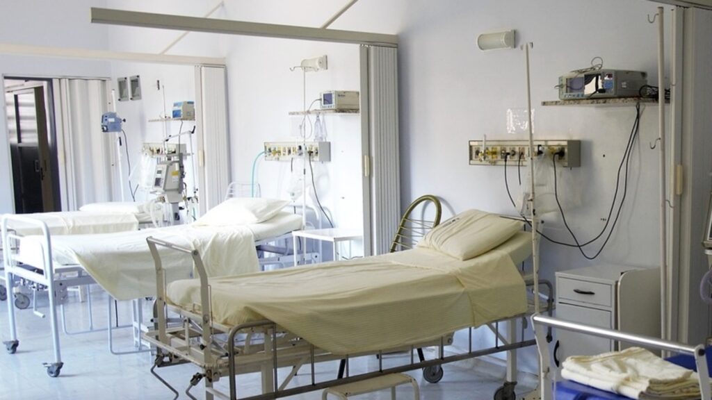 12-year-old Thai girl in critical condition after excessive vaping causes near-total lung damage: Report | Trending