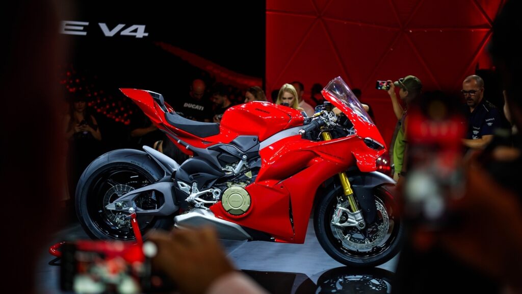 2025 Ducati Panigale V4 India launch on March 5, gets a new design and features