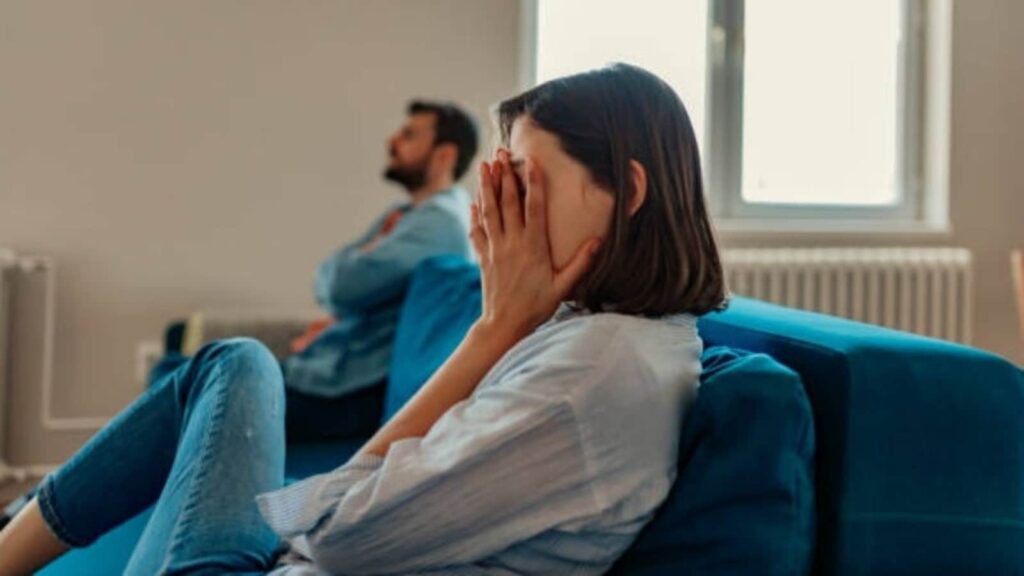 3 communication mistakes to avoid if you want to stay married, therapist reveals: ‘Shutting down and pulling away to…’