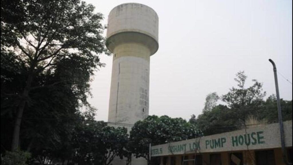 4 unauthorised gates removed in Gurugram locality