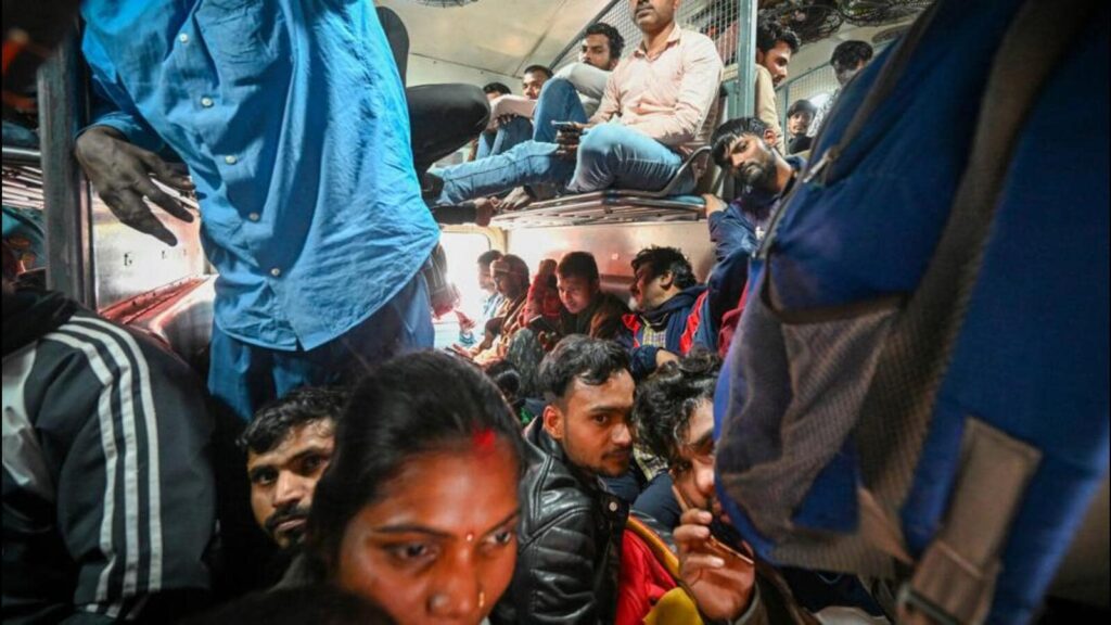 45 minutes of chaos that led to New Delhi railway station stampede | Latest News Delhi