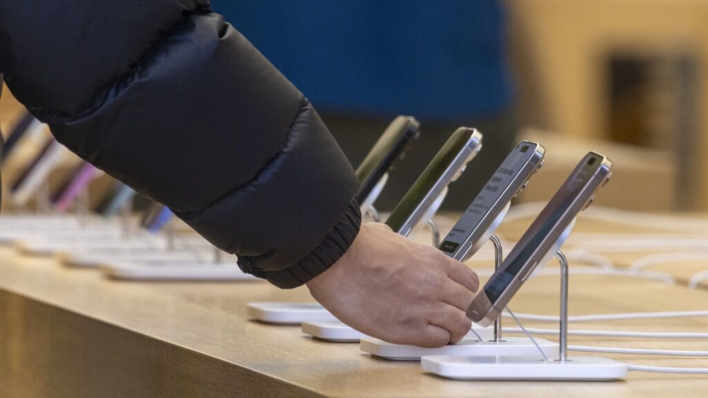 Apple to invest in Indonesia in bid to end iPhone sales ban in country