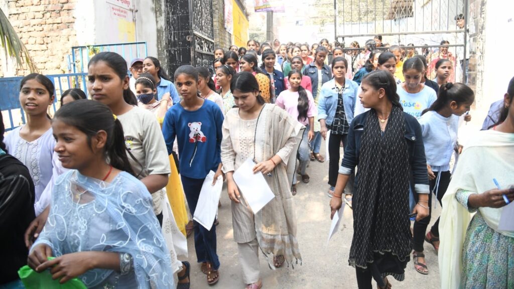BSEB Bihar Board Matric Exam 2025: Class 10 English shirt 1 ends, see photos