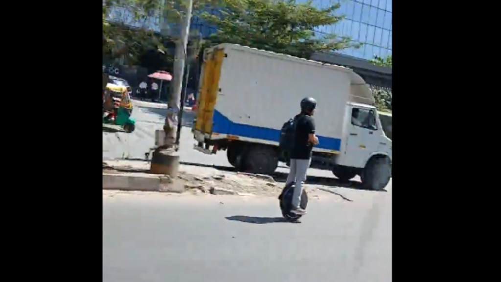 Bengaluru man spotted riding a unicycle on ORR, the city’s tech corridor. Watch video | Bengaluru