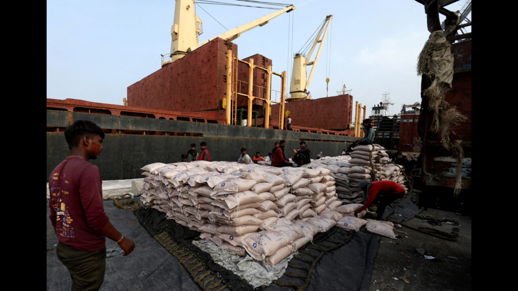 Bilateral moment in trade relations