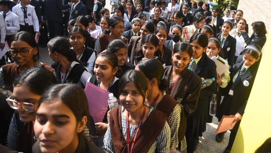 CBSE Class 12 Physics 2025 Analysis Live: Some teachers find the paper lengthy, moderate in difficulty level