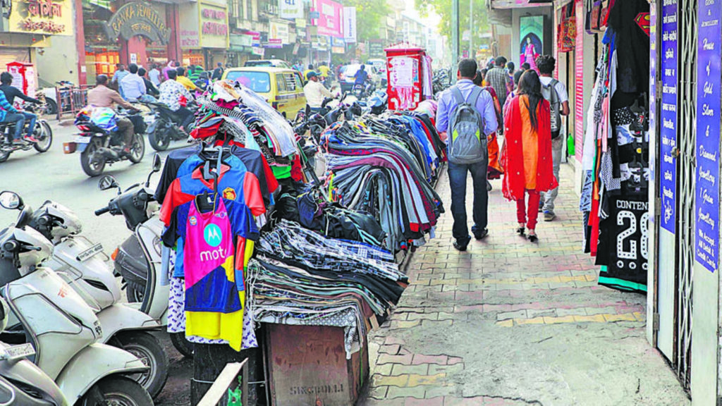 Civic chief starts inquiry into relocation of hawkers