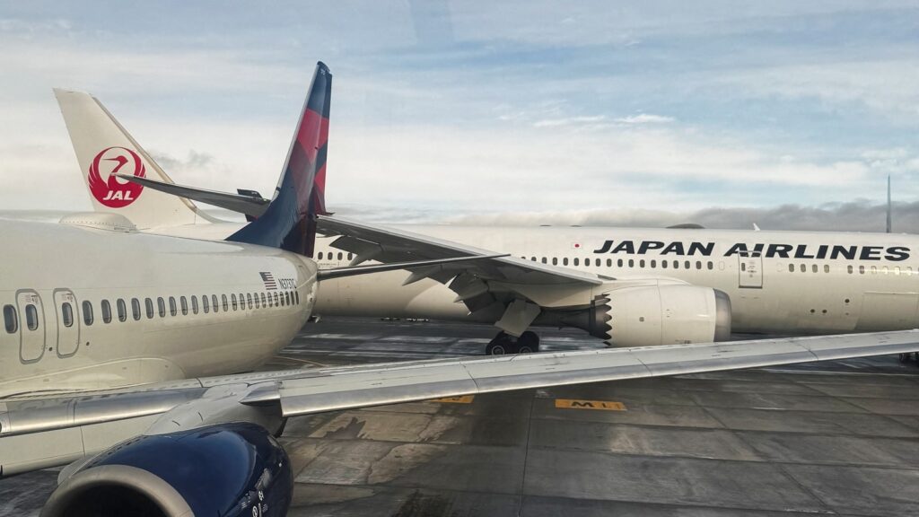 Delta Air Lines and Japan Airlines collied at Seattle airport in a moment of terror: Watch