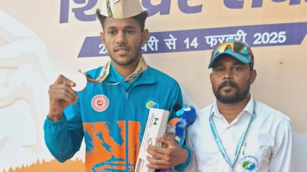 Dev Kumar Meena betters national pole vault record