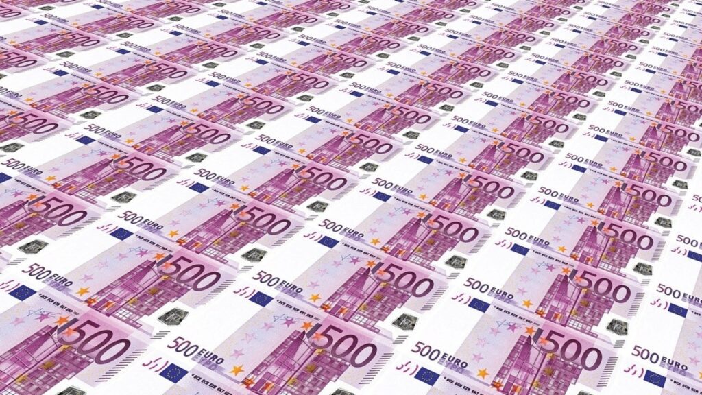 Euro gains after Germany’s conservatives win the national election, USD drops over US growth worries