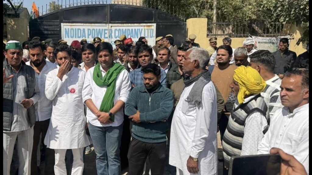 Farmers besiege NPCL, DCP office in Noida, protest ‘unjust FIR’