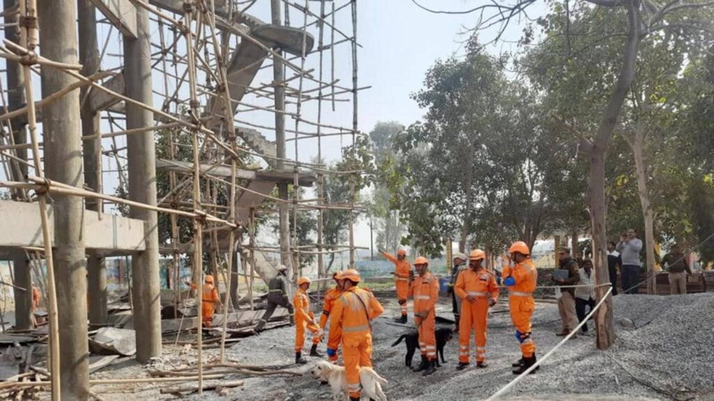 Ghaziabad: 8 workers injured as shuttering of water tank crashes