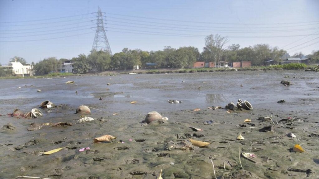 Ghaziabad: Deposits of silt, garbage choke Hindon river