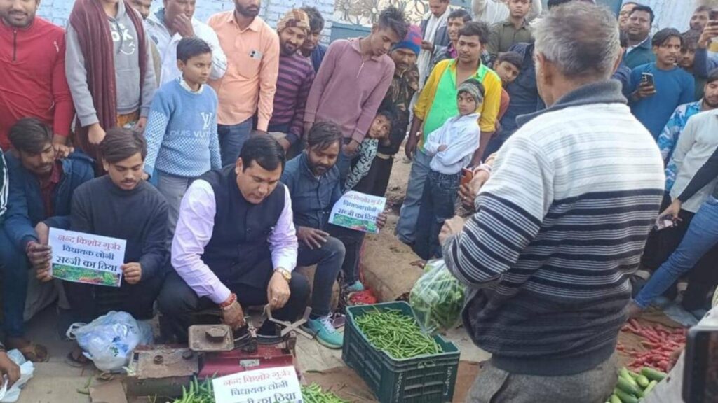 Ghaziabad: Loni MLA hawks vegetables on roadside to protest against weekly market shifting