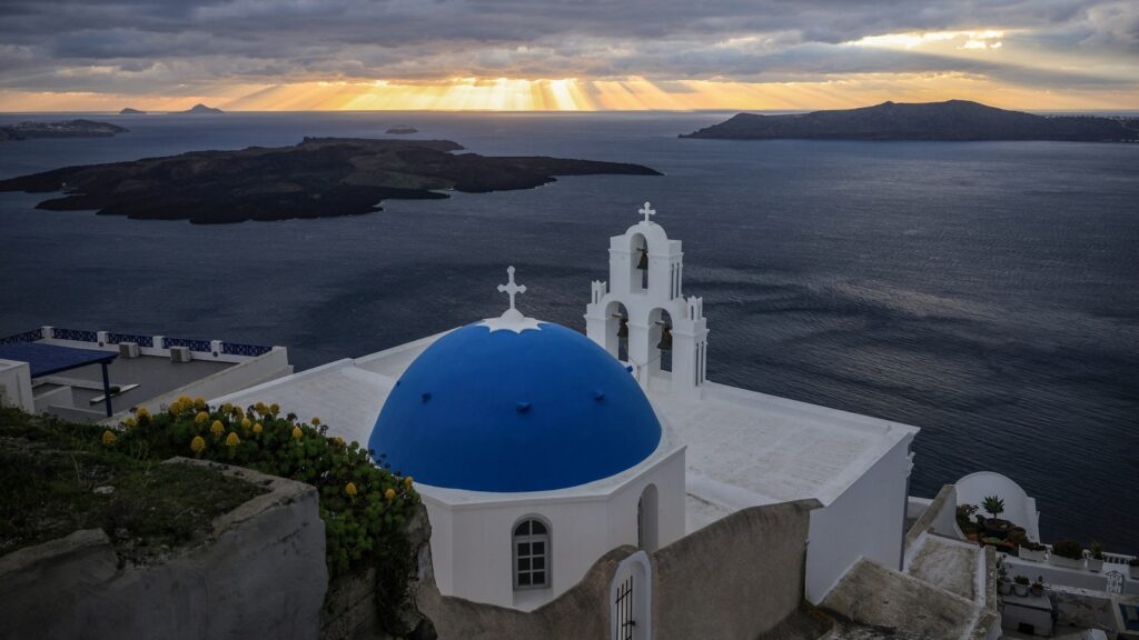 Greece’s tourist hotspot on edge: Could a bigger earthquake be coming in Santorini? Here’s what travellers need to know | Travel