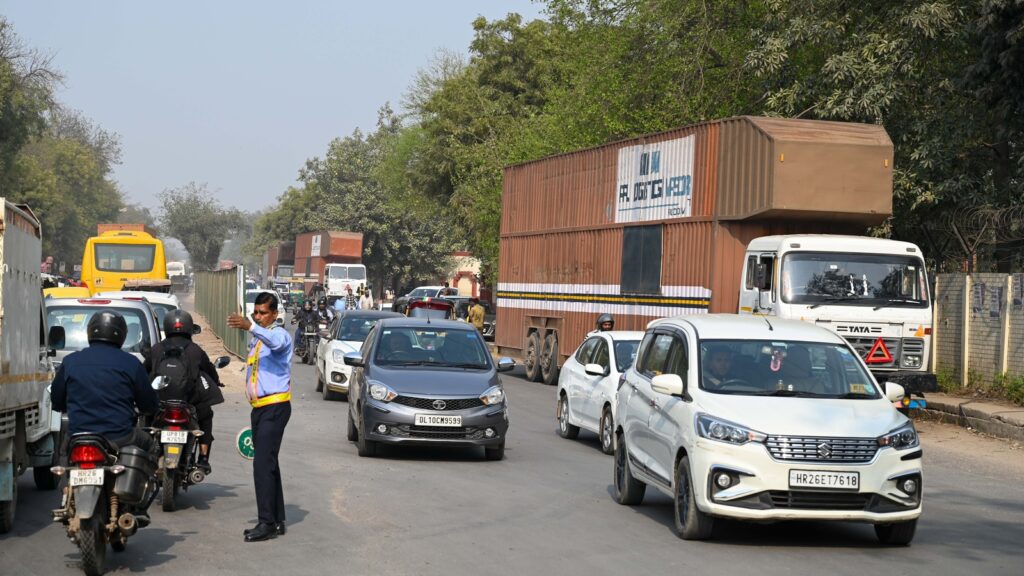Gurugram ‘scam’: Reddit user posts about driver threatening pedestrians in new money-making endeavour