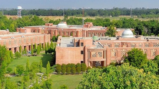 IIM Lucknow invites applications for PhD Program in Management, details inside