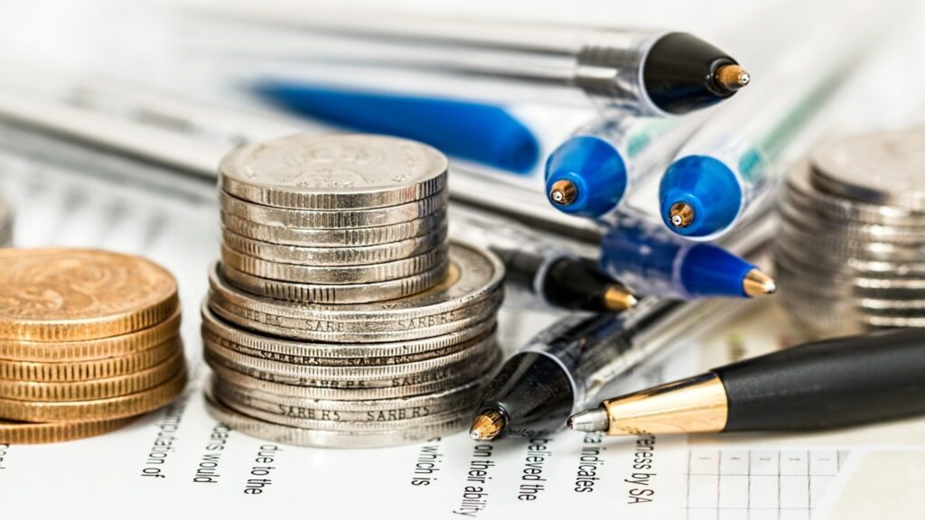 IRS refund: How to file and track tax refund for 2025