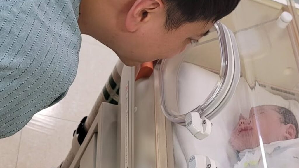 Lee Dong Wook reveals adorable first photos of his baby boy
