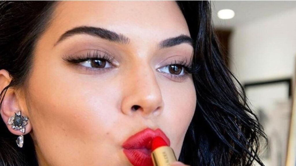 Love, lipstick, and no smudges: Best transfer-proof pick for Kiss Day