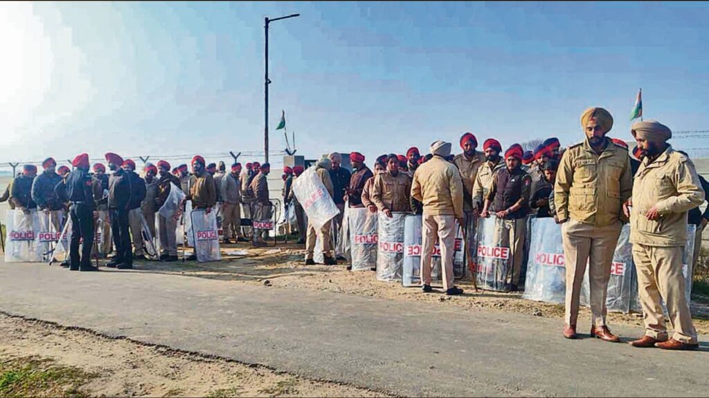 Ludhiana: Tension in Jagraon, Samrala as cops try to forcibly remove protesters