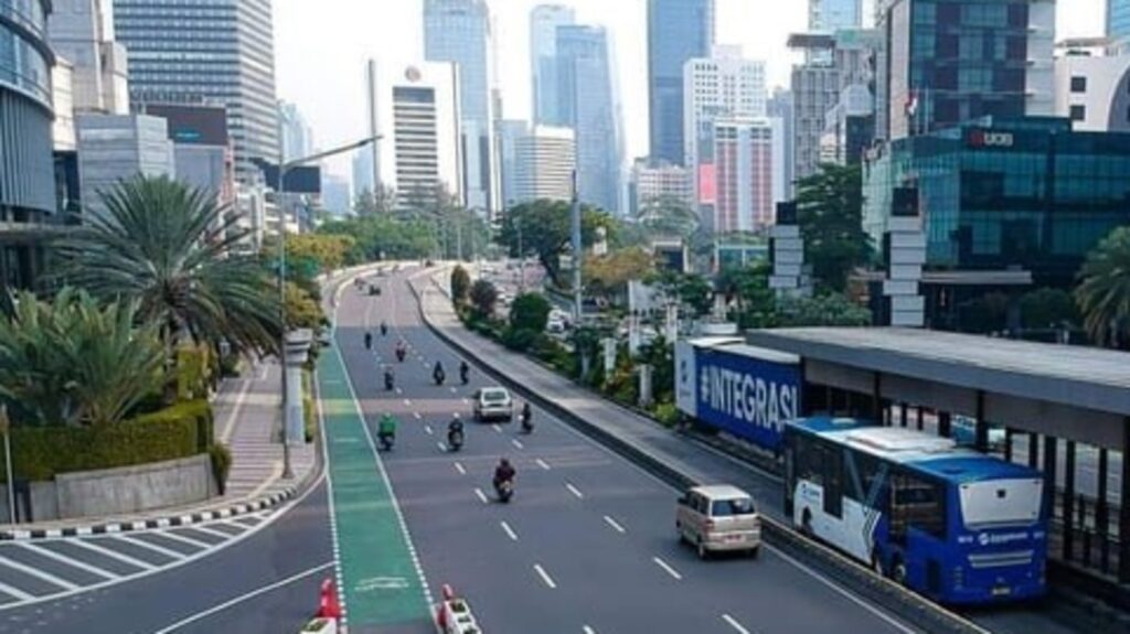 Man compares Bengaluru with Jakarta, questions city’s lack of bus and cycle lanes in viral post | Bengaluru
