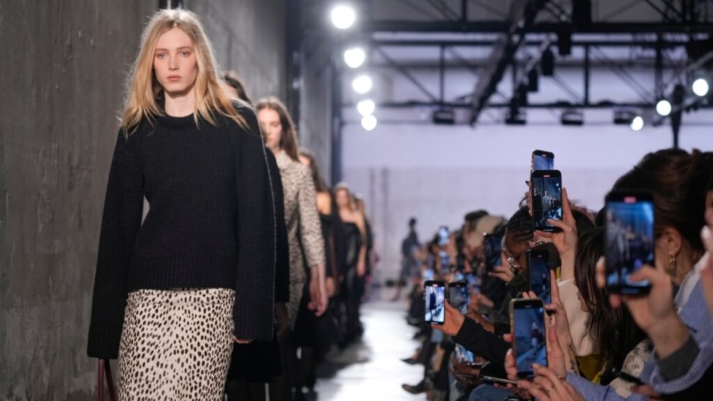 N21 brings back wardrobe staples with feathery details and statement bows | Fashion Trends