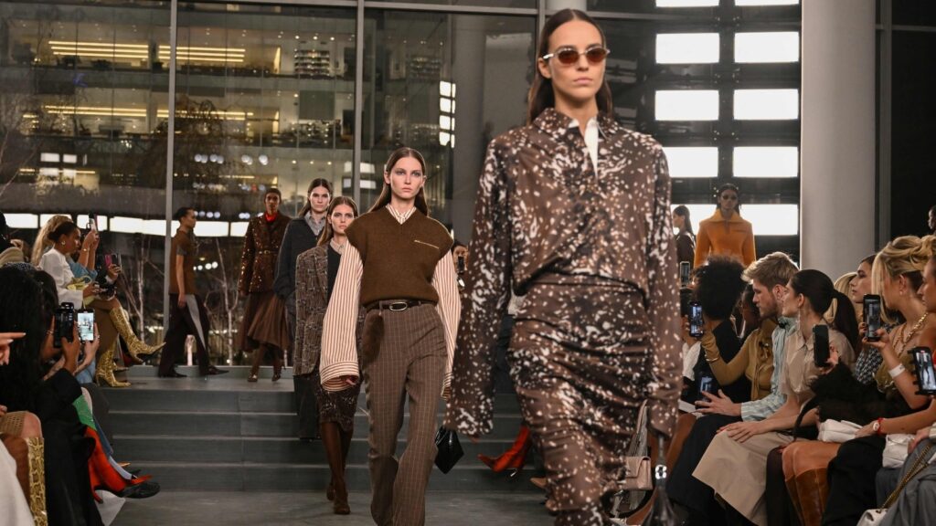 New York Fashion Week: The iconic ‘T’ stands for twisted in Tory Burch’s new collection | Fashion Trends