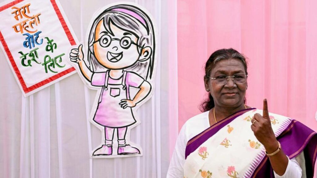 President, Union ministers, senior AAP leaders among early voters | Latest News Delhi