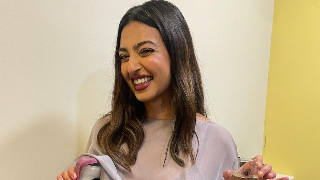 Radhika Apte pumps breastmilk in bathroom during BAFTAs, holds champagne glass: ‘It’s hard to be a new mum and work’ | Bollywood