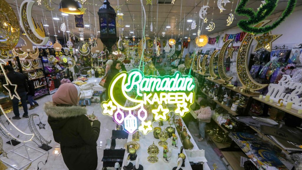 Ramadan 2025 date for different countries: Muslims in Saudi Arabia, India, UAE, Pakistan to sight crescent moon together