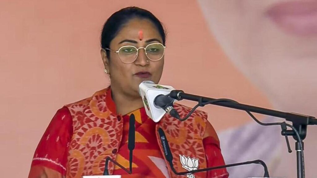 Rekha Gupta sworn in as Delhi CM; six ministers take oath of office | Latest News Delhi