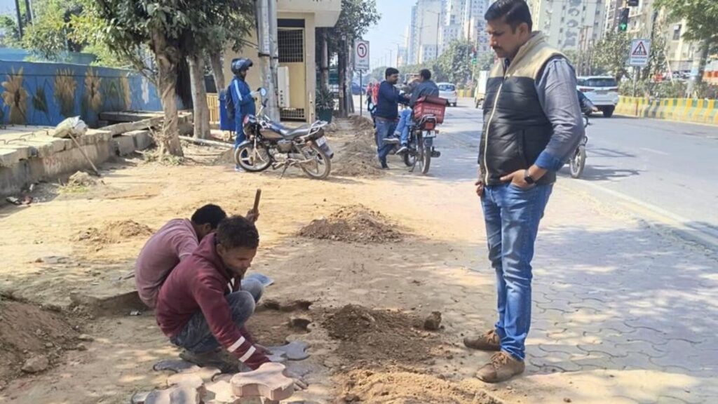 Residents fume as dust covers Sector 76-77 after PVVNL work