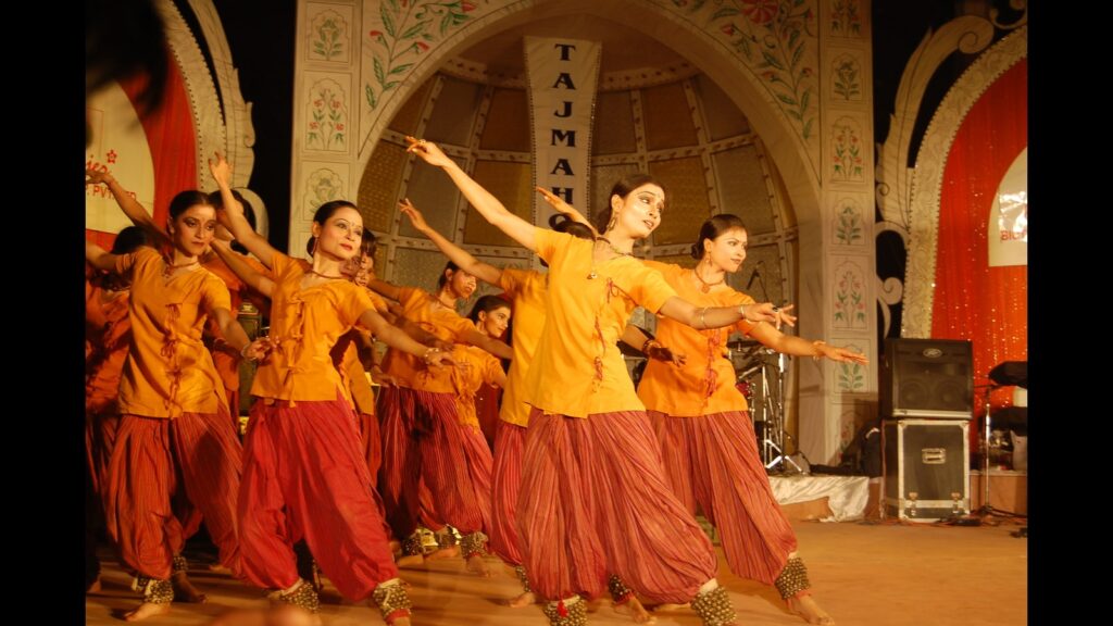 Sabri brothers, Sunil Grover to perform at Taj Mahotsav